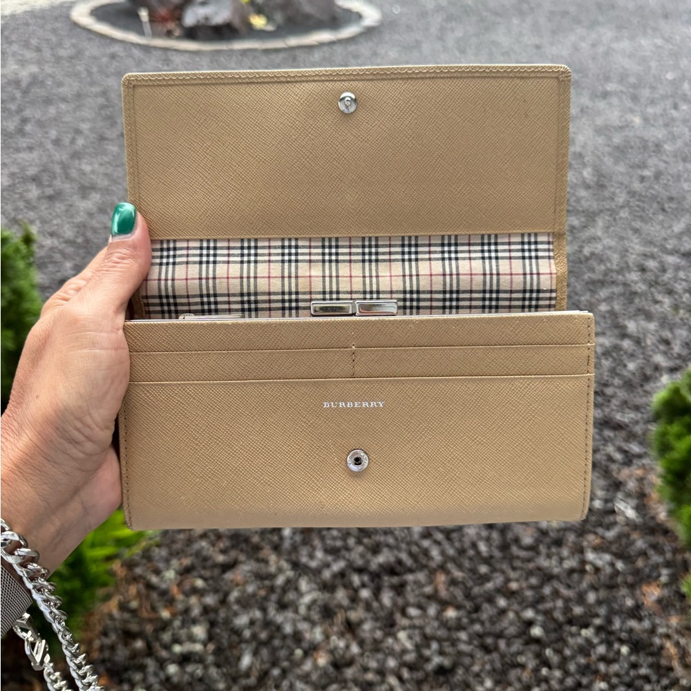 Burberry Check Lined Wallet on Chain (Unbranded Chain Included) - Picture 4 of 14